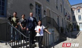 张家界网红吃瓜事件视频