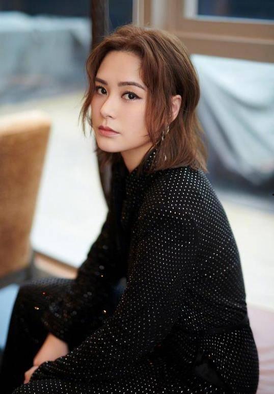 娱乐吃瓜女艺人背景,吃瓜女艺人背后的故事与真相